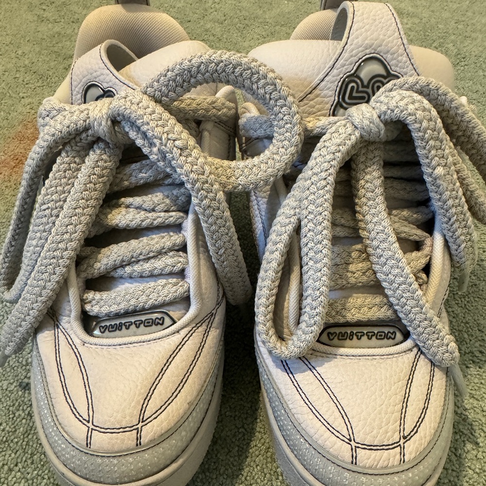 Just worn twice but they don’t fit me.